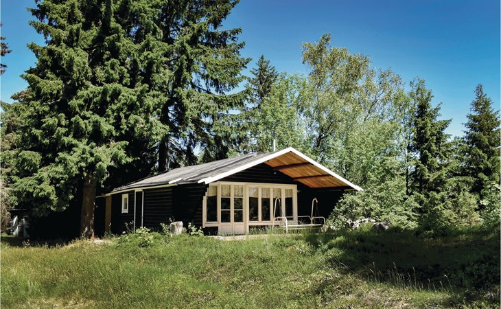 Nice home in Månsarp with kitchen 1