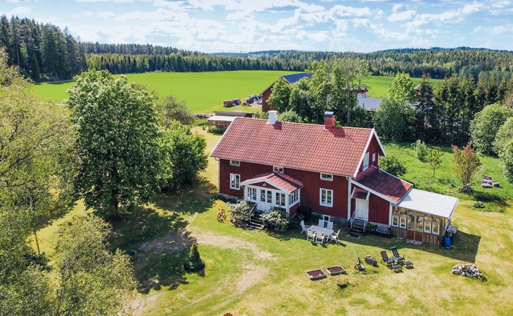 6 bedroom cozy home in Högsäter 1