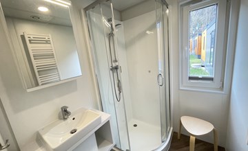 Klein huis uitzicht op de rivier 2