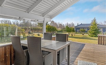 Nice home in Nykøbing Sj with kitchen 2