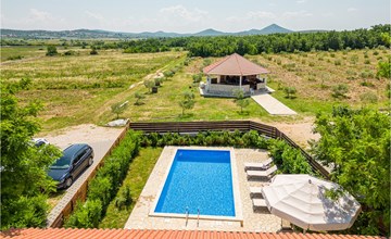 Gorgeous home in Lisane Tinjske 3