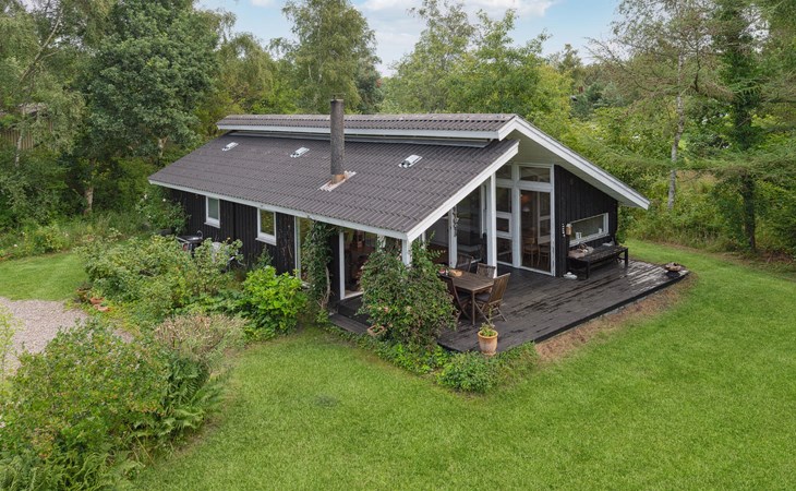 Beautiful home in Grenaa with WiFi 1