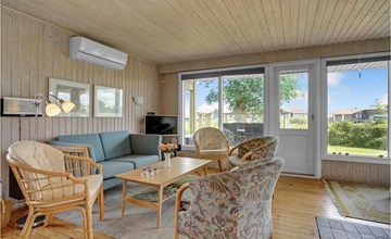 2 bedroom awesome home in Juelsminde 3