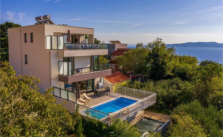 Gorgeous home in Brela 1