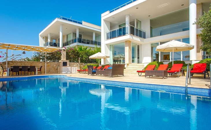 Villa für 10 P mit unglaublichem Ausblick 1