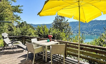 Klein huisje aan de rand van het bos 2