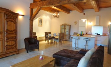 Klimatisierte Wohnung mit 2 Schlafzimmern und Pool 3