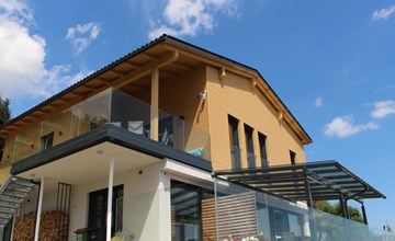 Appartement mit herrlichem Berg- und Seeblick 2