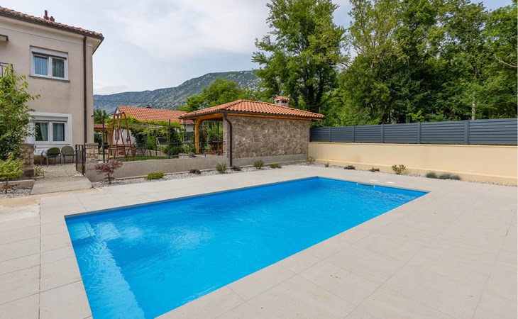 2 bedroom awesome apartment in Tribalj 1