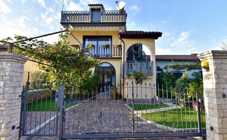 Tolles Appartement in Umag mit Grill, Terrasse und Garten 1