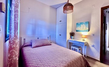 Familienrückzug mit Meerblick in den Genari Apartments 3