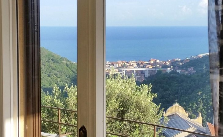 in Varazze mit Garten und Parkplatz 1