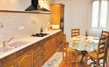 Beautiful home in Suze La Rousse 2