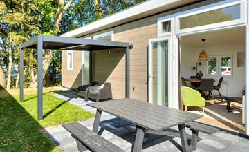 Lovely home in Heinkenszand with heated swimming pool 2