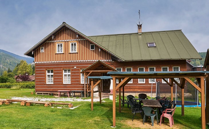 Švýcarský dvůr Lodge 1