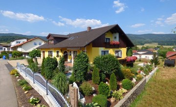 Komfortable Ferienwohnung mit Garten und Grill 2
