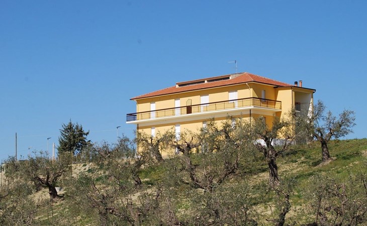 Residenz Borgo Offida mit großem Garten 1