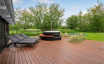 Beautiful home in Væggerløse with WiFi 2