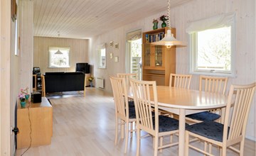 Pet friendly home in Give with WiFi 3