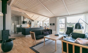 3 bedroom gorgeous home in Aakirkeby 3
