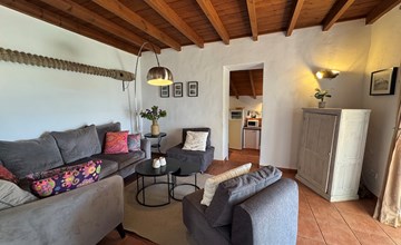 Nice, spacious vacation home with shared pool in the mountains near Málaga 2
