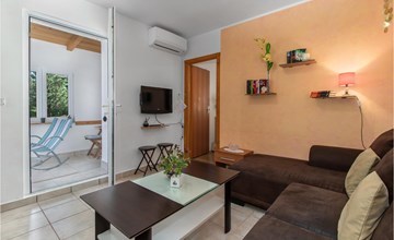 Nice apartment in Smrika with kitchen 2