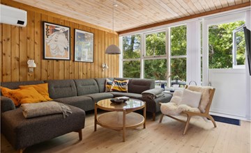Amazing home in Væggerløse with kitchen 3