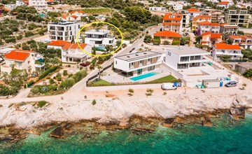 Luxuriöse Villa Dolce Vita direkt am Meer mit privatem Pool und Parkplatz 3