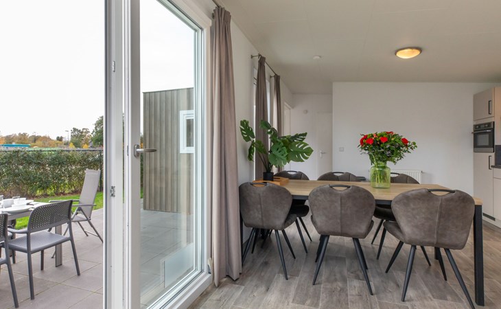 Comfortable 6-person Holiday Home in Heinkenszand – Heart of Zeeland 1