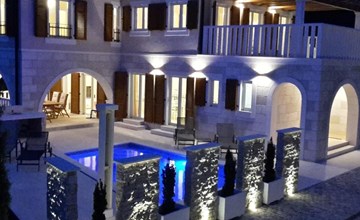 Villa Elena mit Pool, nur 60 Meter zum Meer 3