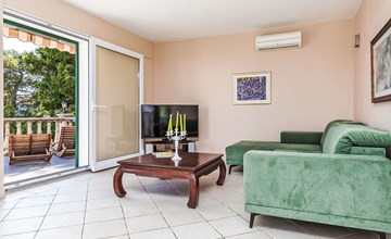 Charmantes Ferienhaus in Medići mit Privatem Pool 2