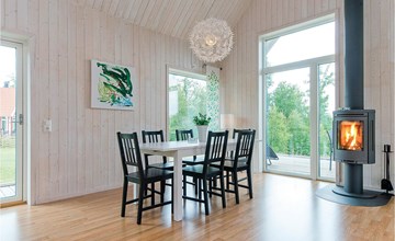 Stunning home in Holmsjö with kitchen 2