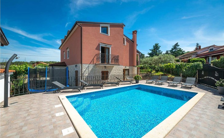 Villa Viktori 1