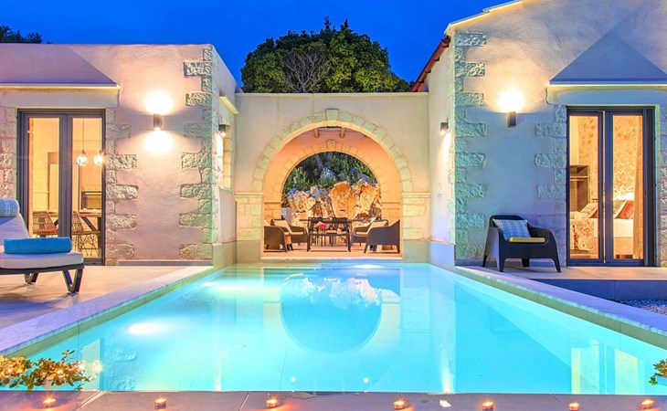 Hütte "Villa Vardis" mit eigenem Pool 1