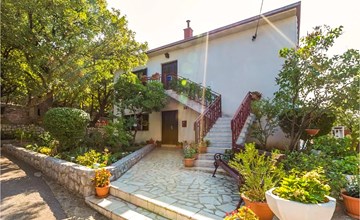 Cozy apartment in Klenovica with house sea view 2