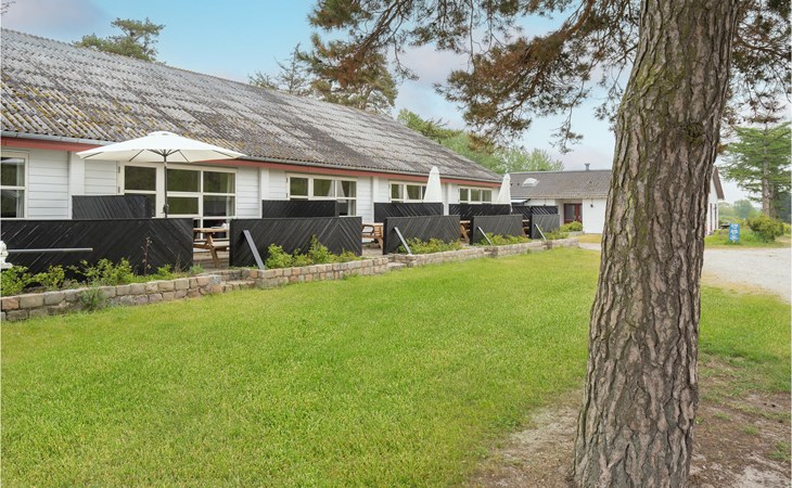 Nice home in Humble with WiFi 1