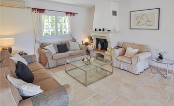 4 bedroom cozy home in Montauroux 2