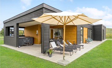 Gorgeous home in Løgstrup with kitchen 2