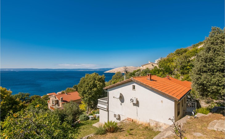 Cozy apartment in Stara Baska 1