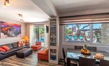 Luxuriöses Ferienhaus mit heizbarem Infinitypool 3