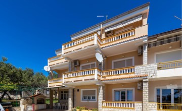 Nice apartment in Rab with WiFi 2