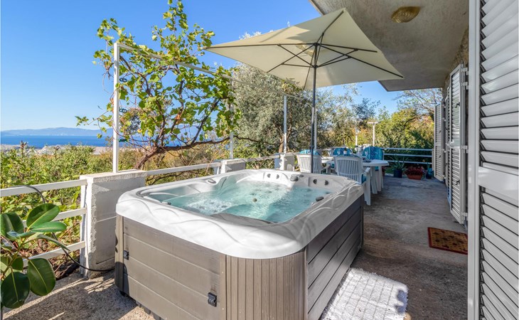 2 bedroom awesome home in Smrika 1