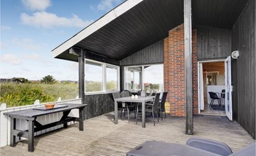5 bedroom cozy home in Hvide Sande 2