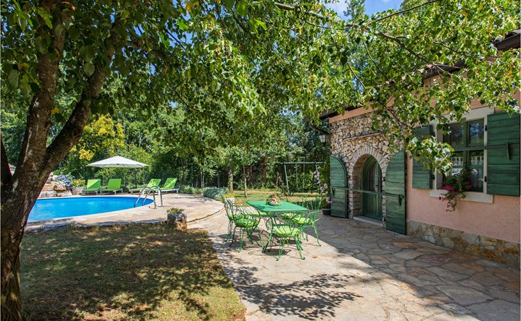 Gorgeous home in Pazin with kitchen 1