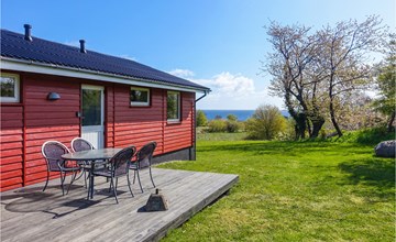Awesome home in Allinge 2