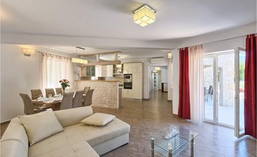 Villa Funcici 2