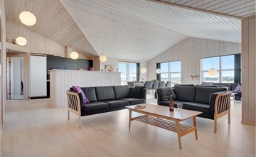 5 bedroom pet friendly home in Løkken 3