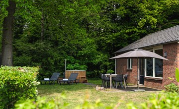 Kinderbungalow FC Mölke stadion met warme bubbeltub I 6 pers. 2