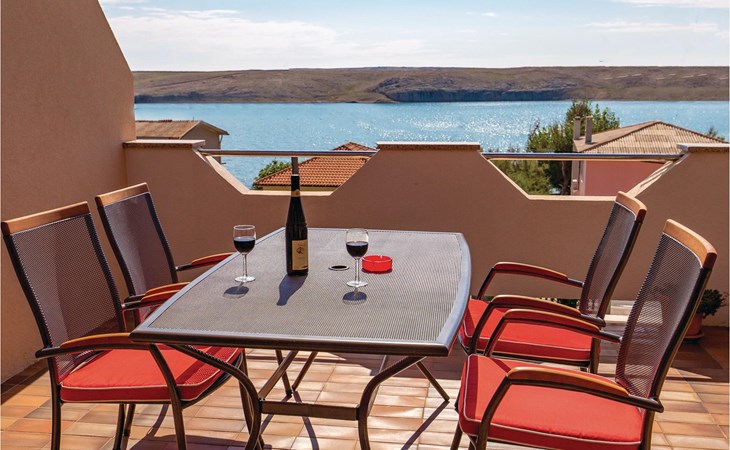Beautiful apartment in Dinjiska 1