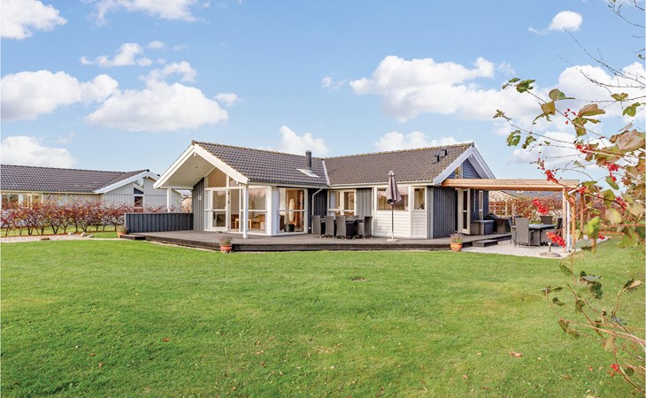 Amazing home in Otterup with kitchen 1